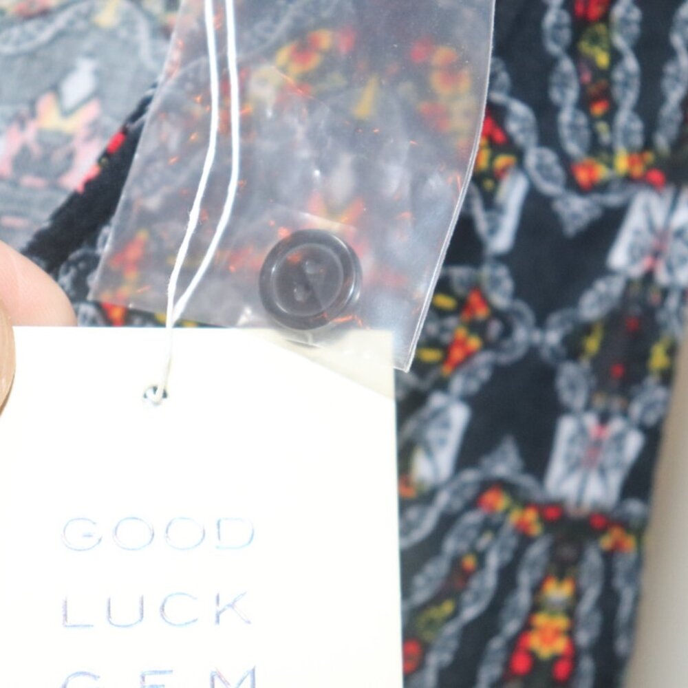 Good Luck Gem Boho Top Keyhole Back Sleeveless, Size 1X, Missing Button - Picture 4 of 11